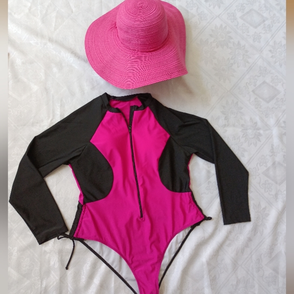 NEW Lot of 3 Long Slv Bathing Suit, Beach Bag, Wide Brim Floppy Beach Hat Pink - Picture 5 of 17